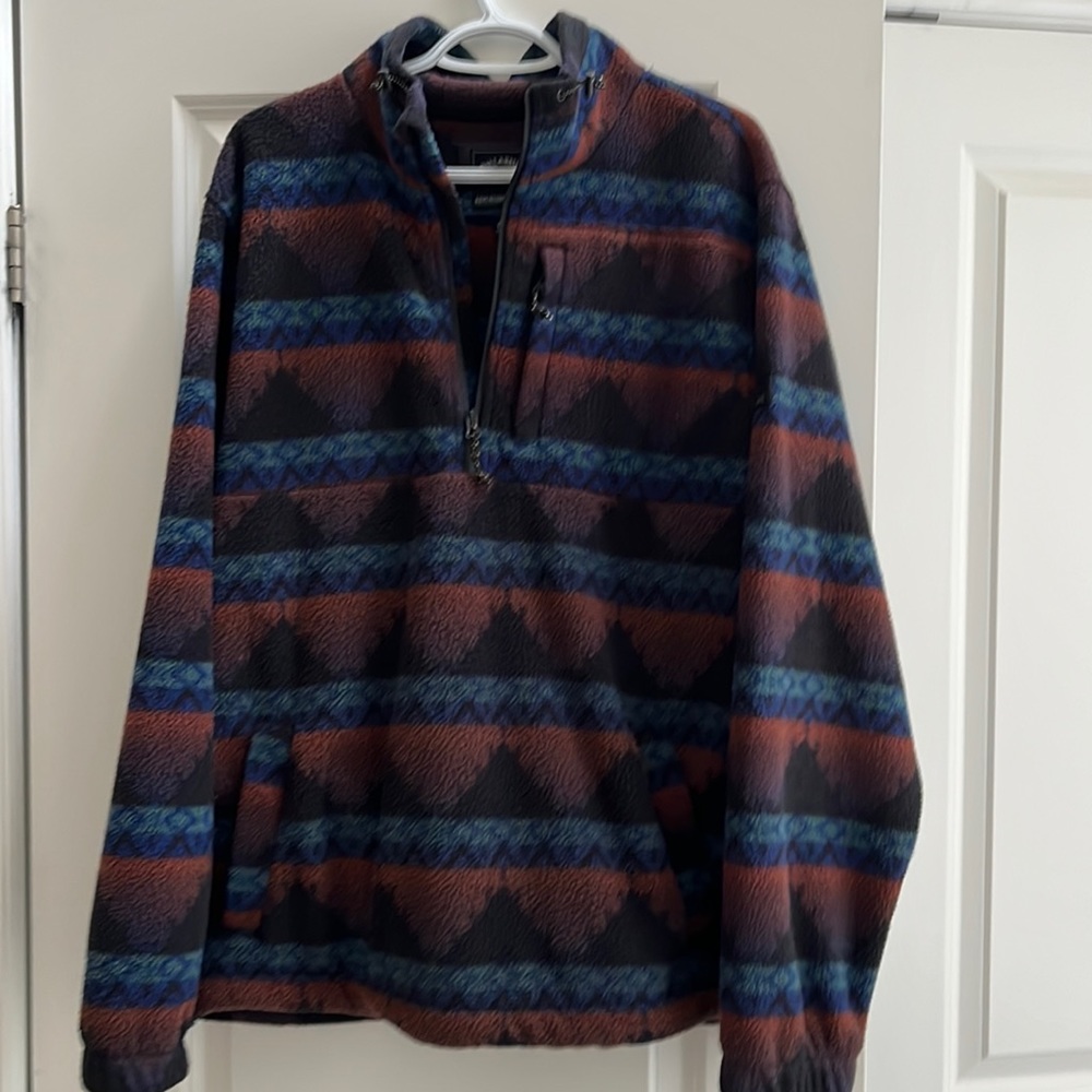 Biilabong Adventure Division Synchilla type sweater. XL